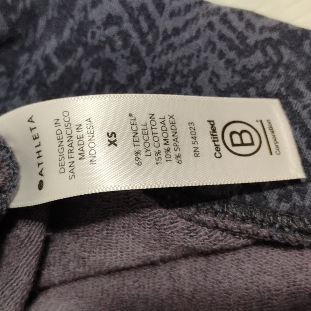 (BX23) SALE! Athleta Thin Sweater Sz.XS Oversized Hardly Worn - Picture 5 of 6